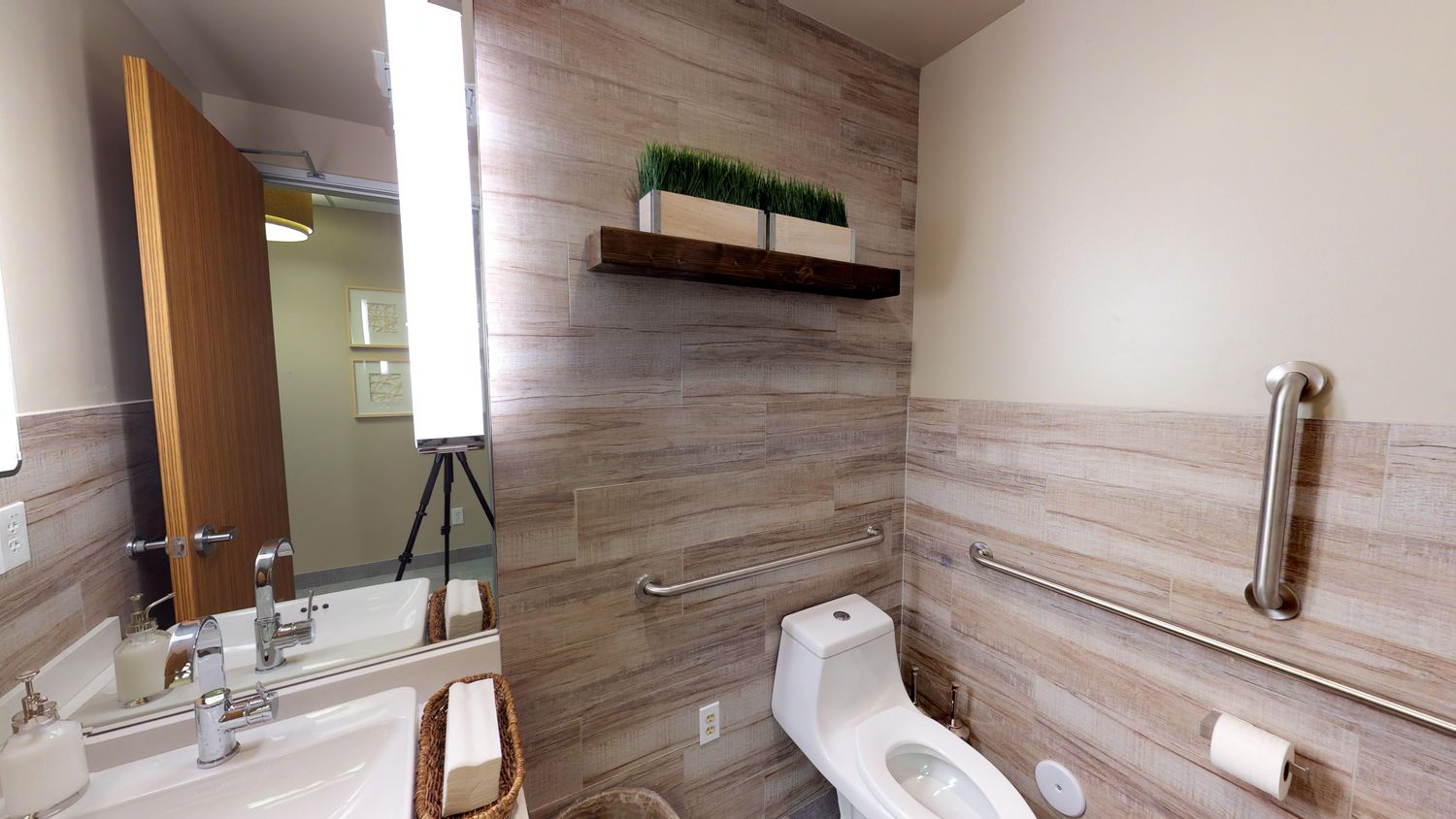 Viva MedSuites: 9700 N 91st St, Scottsdale, AZ 85258